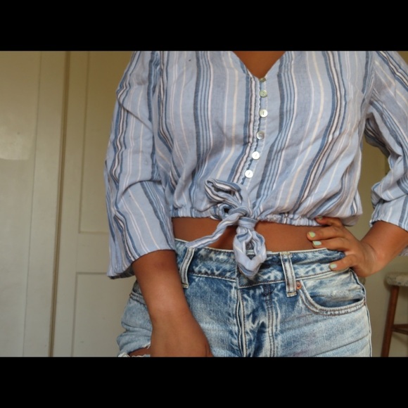 Pin stripe top! - Picture 2 of 4